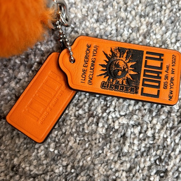 Coach - Picture 3 of 8